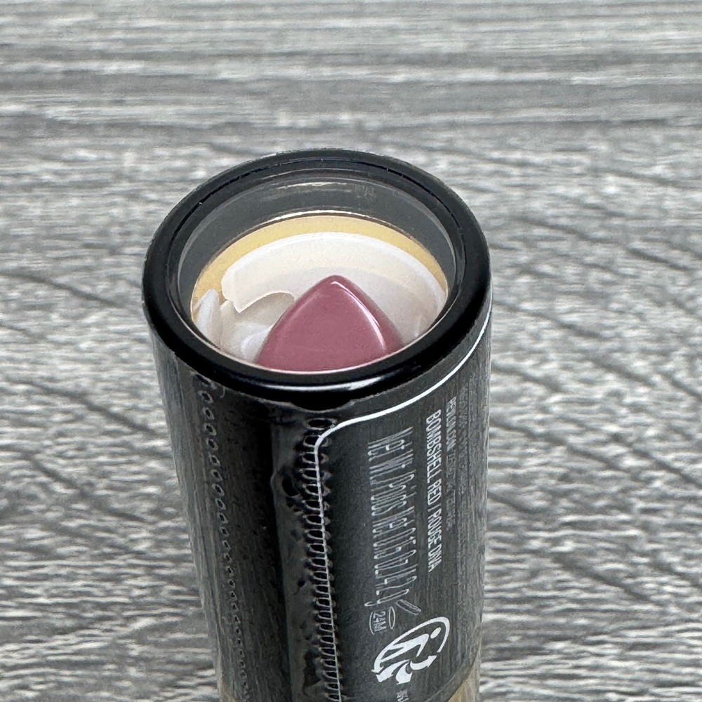 Revlon Super Lustrous Lipstick 046 Bombshell Red Creme 0.15 oz New Sealed - Picture 4 of 4